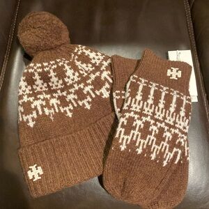 Tory Burch ~ NEW Mittens & Hat OSFM
Perfect gift!